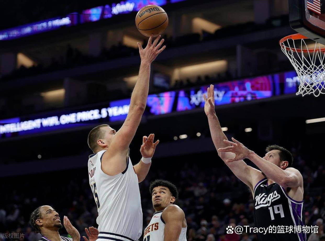 包含清晨萨克拉门托国王备战NBA季后赛；再遭质疑细节曝光；赛场秩序良好；资深球员宣示担当的词条