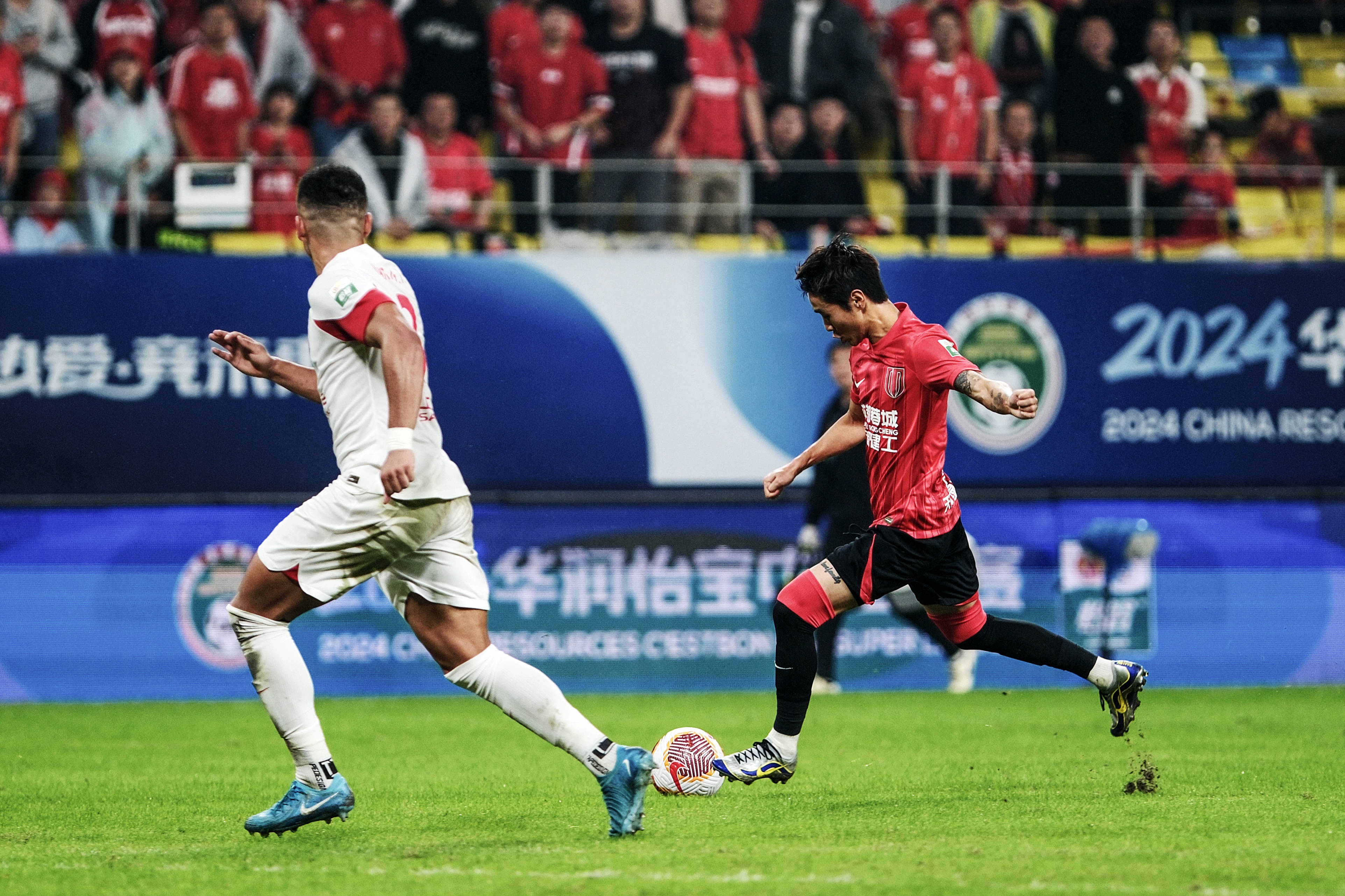 上海申花今夜再遭质疑,志在法国杯名次提升,引发热议,年轻球员得到机会的简单介绍 上海申花今夜再遭质疑,志在法国杯名次提升,引发热议,年轻球员得到机会的简单介绍